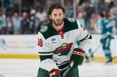 Tại sao Ủy viên NHL giảm án treo giò cho Ryan Hartman của Wild