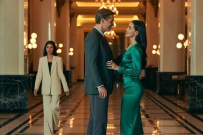 Él llevó a su amante a un hotel de cinco estrellas — pero se congeló cuando su esposa entró como la NUEVA dueña