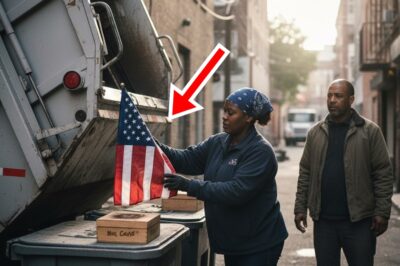Un motociclista metió la mano en el contenedor y encontró una bandera doblada