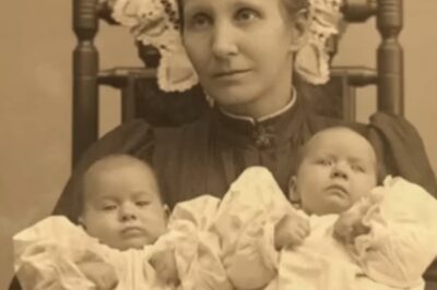 La Fotografía Familiar de 1892 que Todos Creían Inocente Pero las Manos de los Bebés en Brazos de la