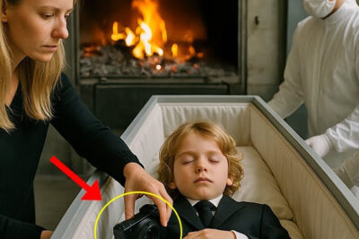 En la CREMACIÓN de su hijo de 9 años, madre ESCONDE cámara en el ataúd y GRABA algo moviéndose.