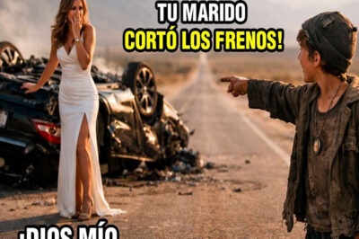 Niño de la Calle SALVA a Millonaria SEGUNDOS antes de que su Auto VOLQUE. Ella Nota un DETALLE en Él