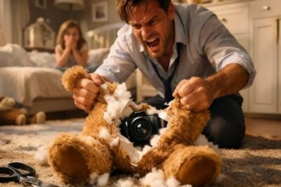 HIJA DEL MILLONARIO TEMÍA A SU OSO DE PELUCHE — PADRE LO CORTÓ Y CASI SE DESMAYA CON LO QUE VIO