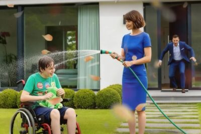 ¡MILLONARIO DESCUBRE a su MADRASTRA MOJANDO a su HIJO en SILLA de RUEDAS en el JARDÍN!