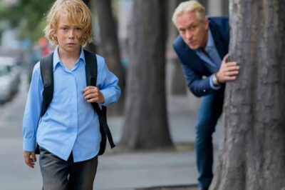 Hijo Del Millonario Siempre Regresaba A Casa Sucio… Hasta Que Su Padre Lo Siguió Y Vio Lo Imposible