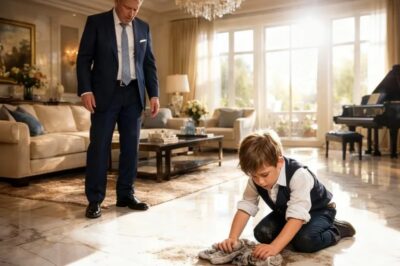 NIÑO MILLONARIO LIMPIABA EL PISO DE RODILLAS — PADRE LLEGA ANTES Y VE LO QUE HACE LA MADRE