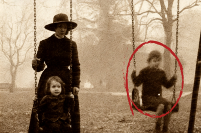 Era solo una madre balanceando a su hijo, pero observe atentamente el columpio vacío que está a su lado.