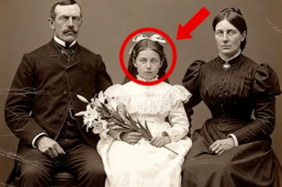 Este retrato de estudio de 1901 parece normal, hasta que los expertos ampliaron los ojos del niño.