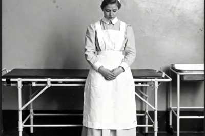 Este retrato de 1918 de una asistente de enfermera parece normal hasta que ves el papel debajo de su zapato.