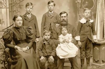 Primos se casaron en 1889 — Mira las piernas del bebé de blanco, el vestido oculta la verdad