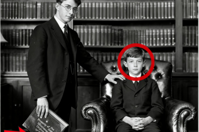 Este retrato de 1916 de un tutor y un niño parece inocente hasta que notas el sello