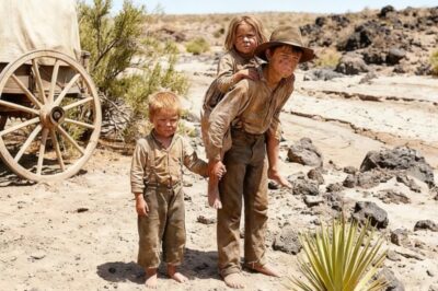 La madrastra echó a los 3 hermanos al desierto — pero Dios les mostró un manantial oculto