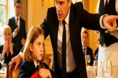 La niña estaba sentada sola y dijo que estaba esperando a su papá… lo que pasó cuando la puerta se abrió sorprendió a todos.